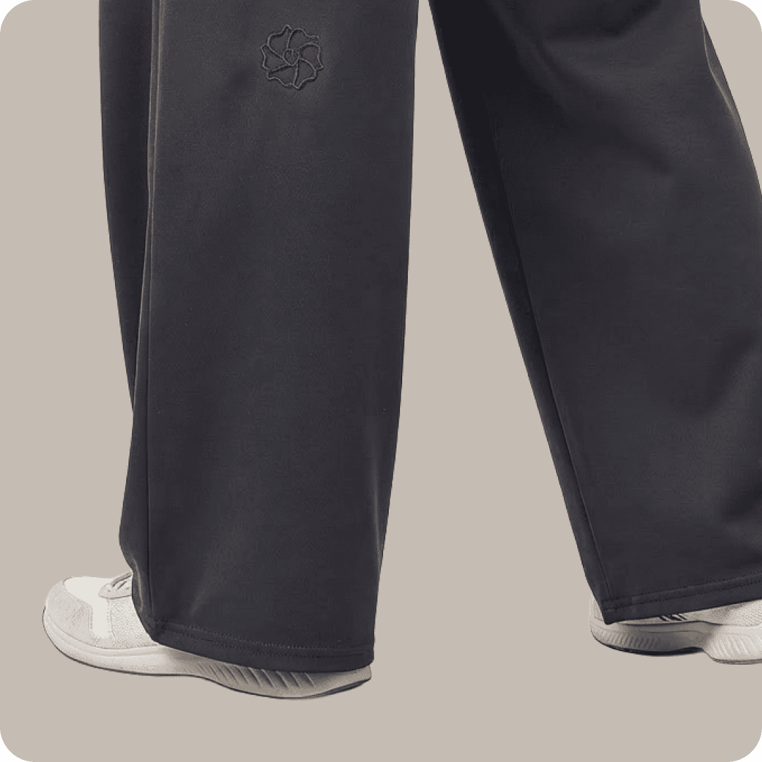 Alani Joggers in Navy